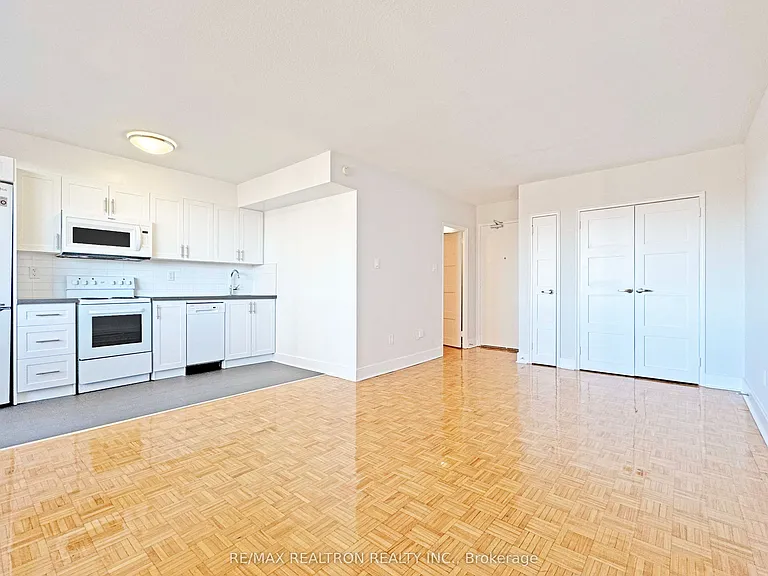276 Saint George St #308 — Photo 2