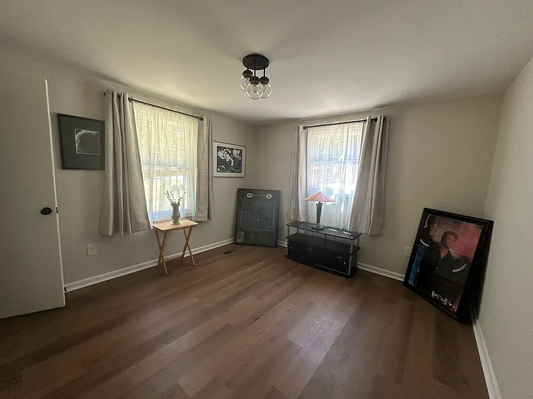 111 Cheshire Dr — Photo 8