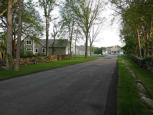 2nd image of 61 Hamilton Farm Rd