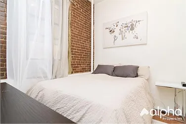 211 East 14th Street, #3