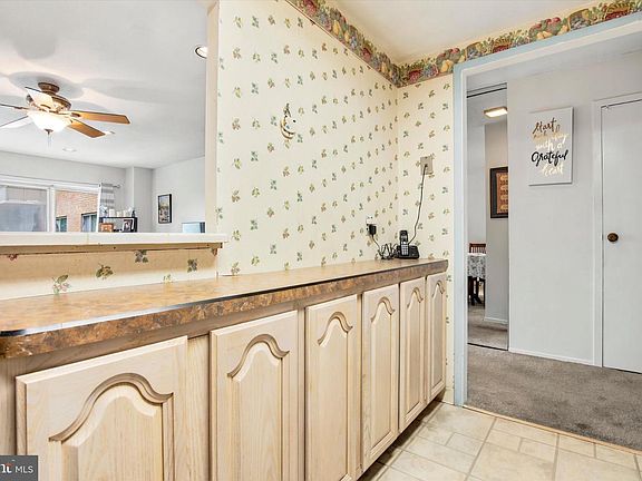 4th image of 100 West Ave #421