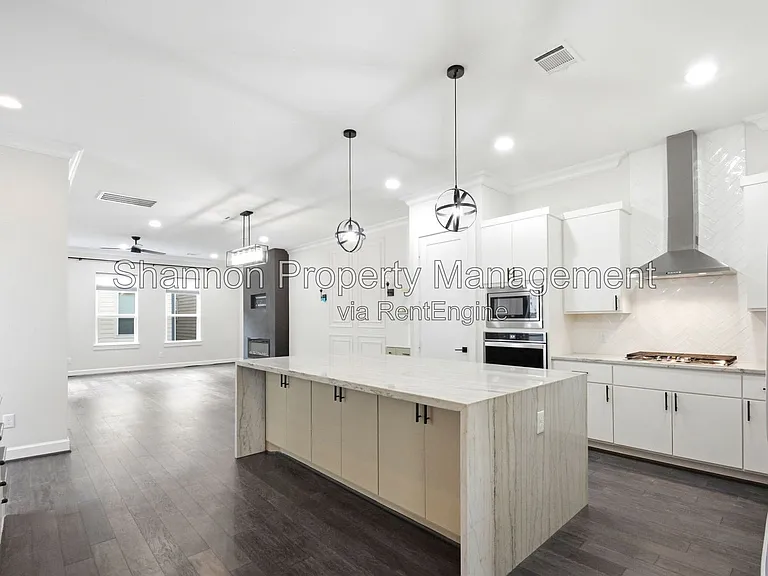 849 Fisher St #D — Photo 11