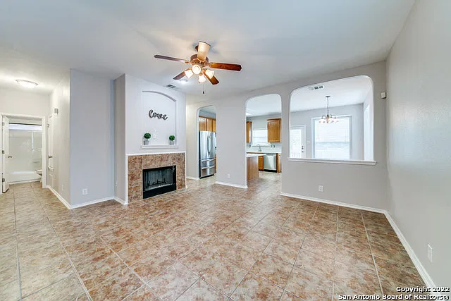 3 bed, 2.0 bath, 1316 sqft, $1,700 — Photo 3
