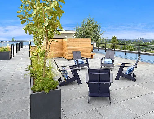 Hamilton- Your Bright, Modern City Home! — Photo 27