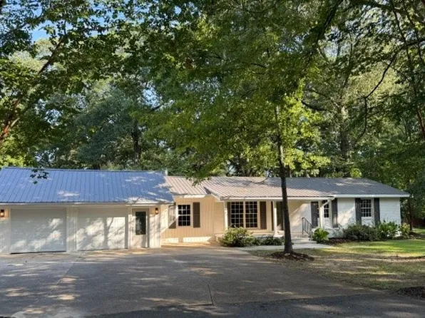 1702 Elmwood Dr, Demopolis, AL 36732