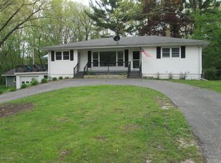 2750 Wildwood Ln, Stevensville, MI