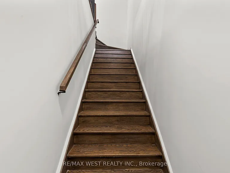 119 Town Line Rd E #D208 — Photo 22
