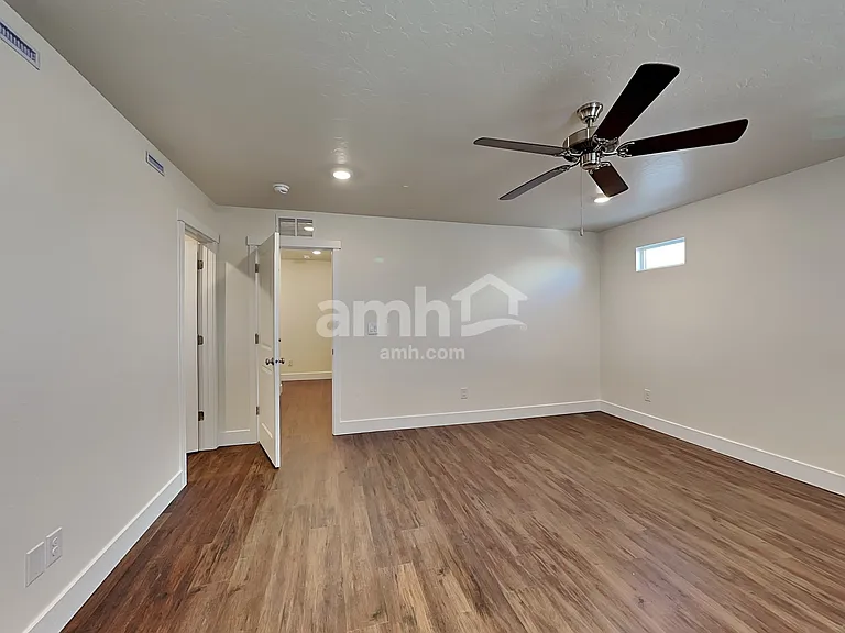 1407 E Ludlow Dr — Photo 8