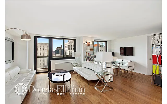Sold by Douglas Elliman | media 24