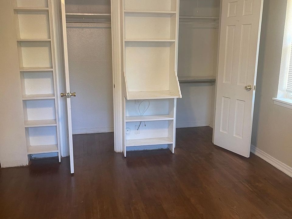 1st image of 217 W Eldred St