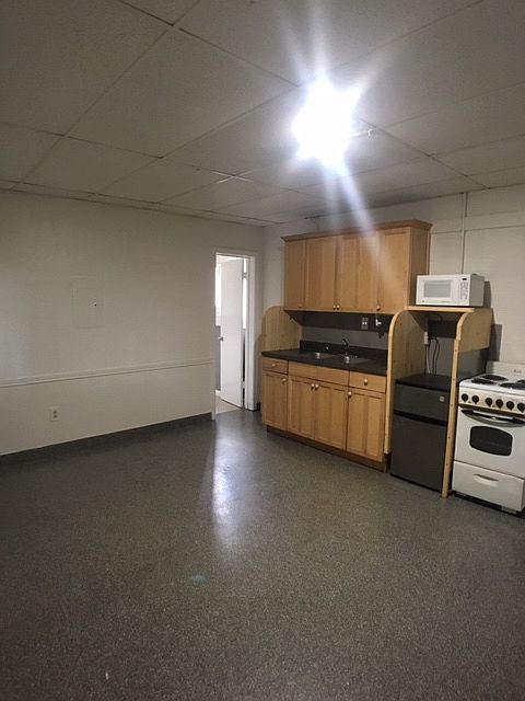 2nd image of 415 Wilson St APT 3