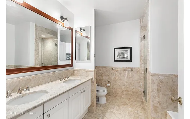 Rented by Douglas Elliman | media 35