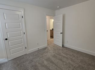 1702 E White Oak St, Joplin, MO 64801