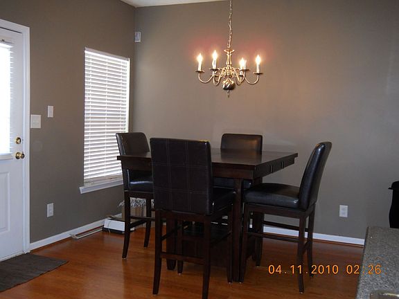 EIK VIEW BK PATIO & FAMILY ROOM