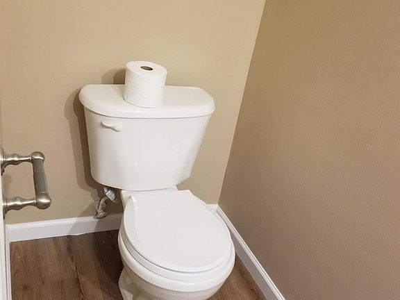 4th image of 3171 SE Robin Cir