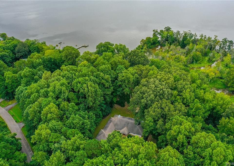 1st image of 2801 River Bank Cir
