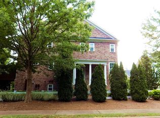 7201 Lowery Oak Dr, Roswell, GA 30075