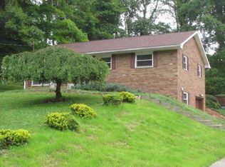 61 Kittle St, Williamstown, WV