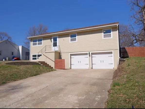 9320 W 49th Ter, Merriam, KS 66203