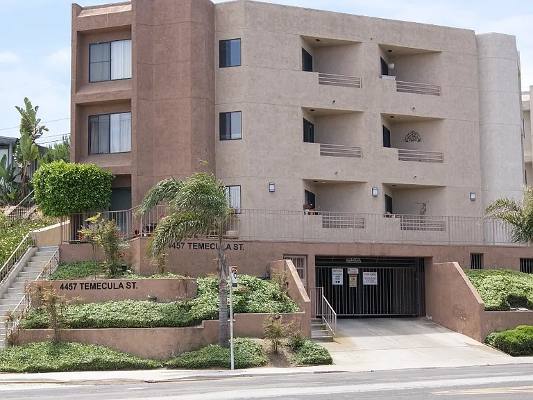 Villa Temecula Apartments — Photo 2