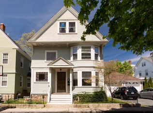 14 Lincoln St #1, Newport, RI 02840
