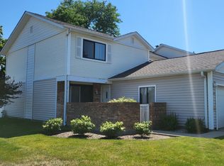 635 Breakers Point, Schaumburg, IL 60194