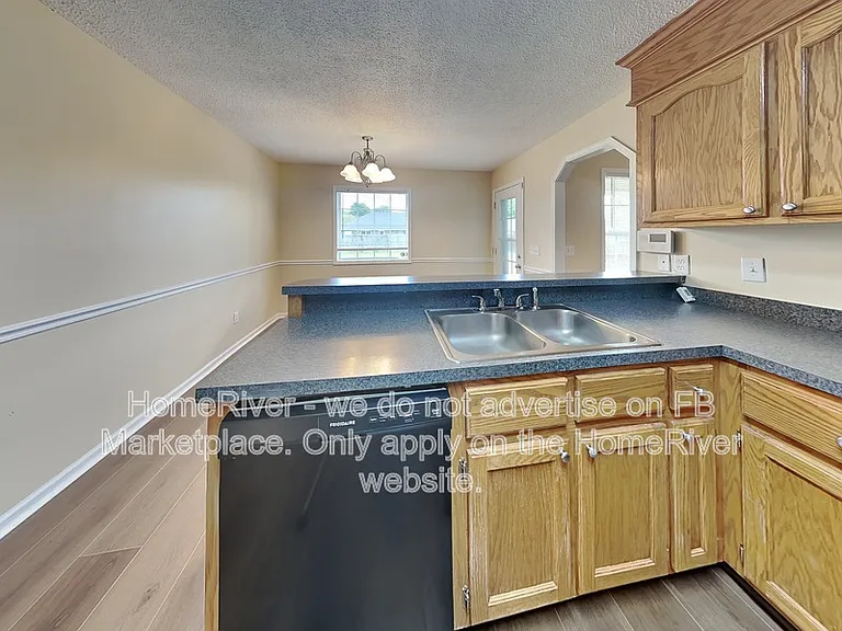 675 Talisman Dr — Photo 8