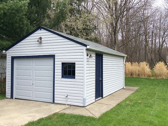 3rd image of 4827 Willowbrook Dr