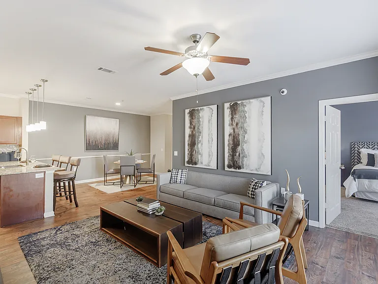 2051 W Cumberland Rd — Photo 1