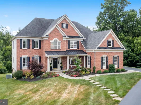3 Brandywine Green Ct, Thornton, PA 19373