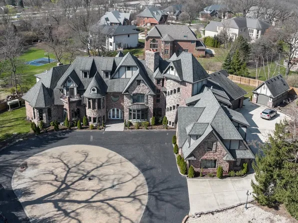 1239 Oxford Ln, Naperville, IL 60540