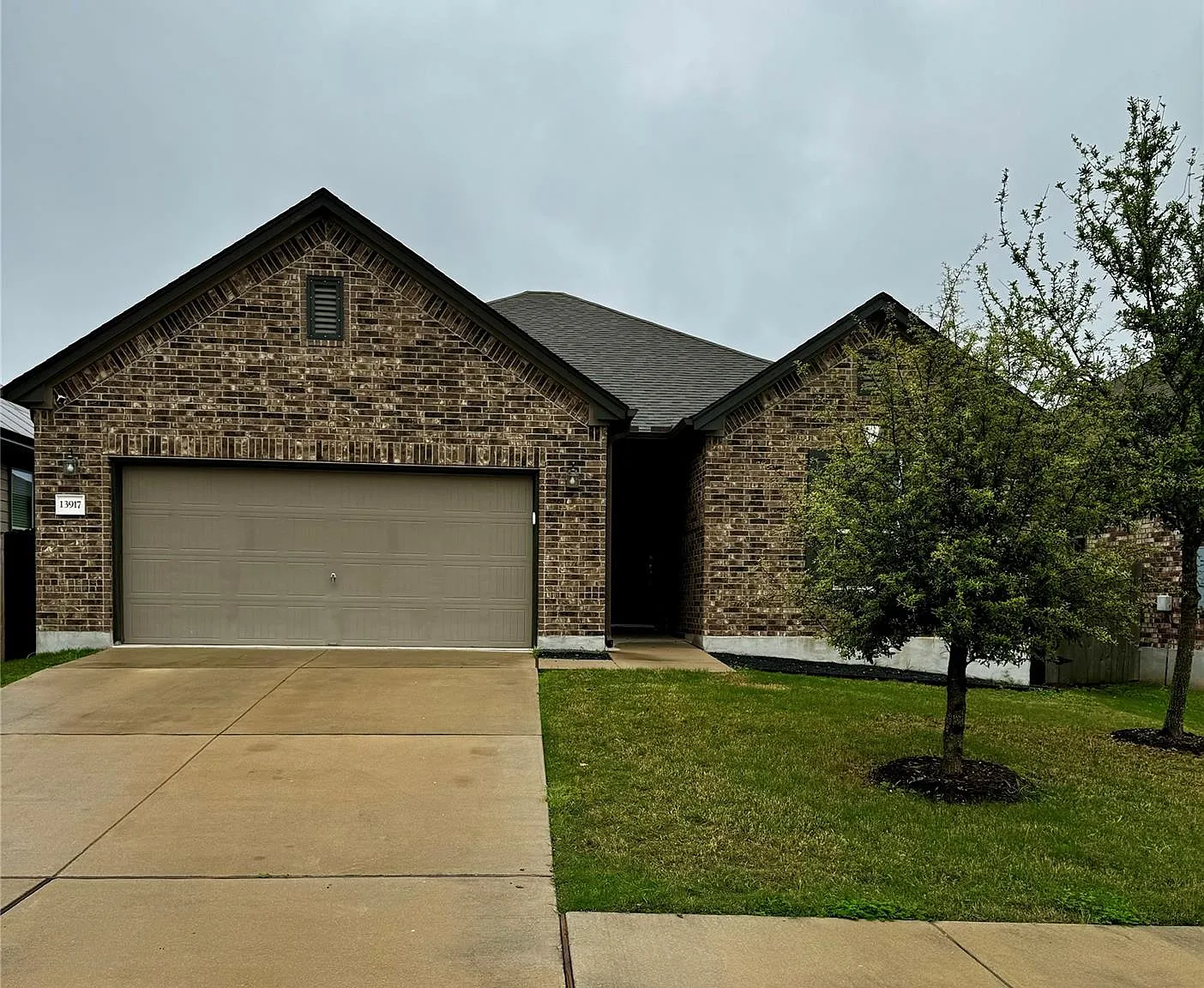 4 bed, 2.0 bath, 1678 sqft, $2,300 — Photo 1
