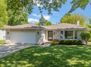 205 Terrance Dr, Naperville, IL 60565