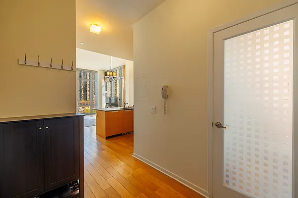 Rented by R New York | media 43