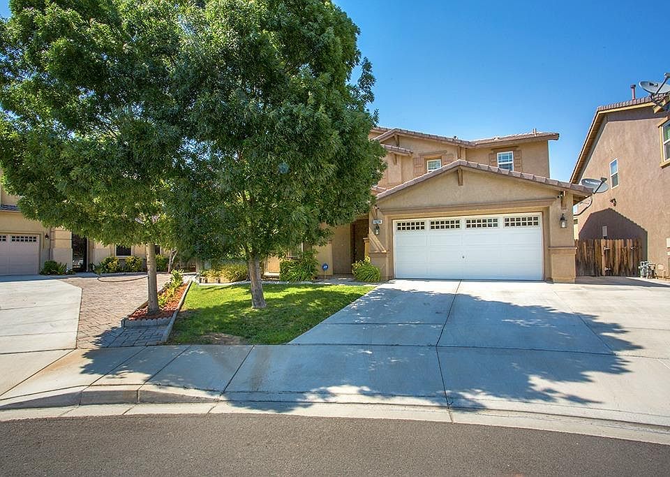 1st image of 13720 Sahara Ln
