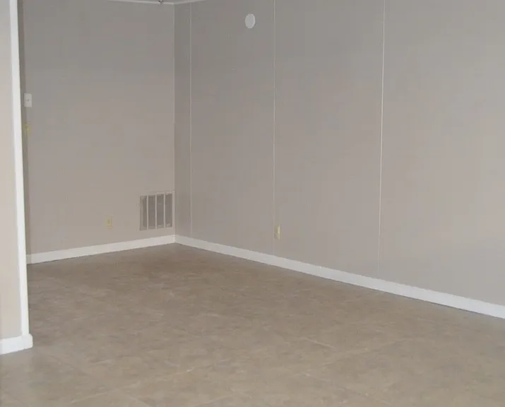 126 Marshall St — Photo 2