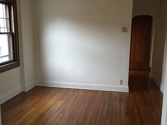 5th image of 3205 Indianola Ave