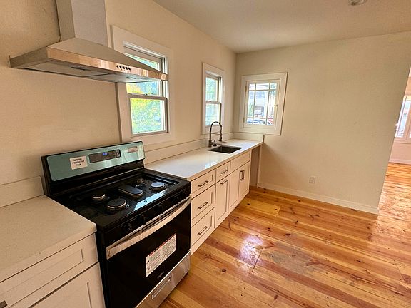 5th image of 1829 S Hobart Blvd