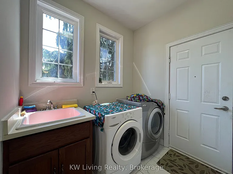 2055 Hadfield Ct — Photo 9