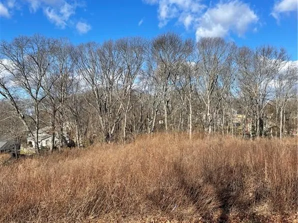 13 Johnson St, Pawcatuck, CT 06379