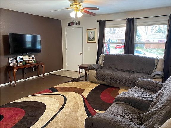 4th image of 328 Brocone Dr