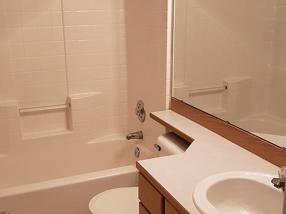 4th image of 7009 196th St SW