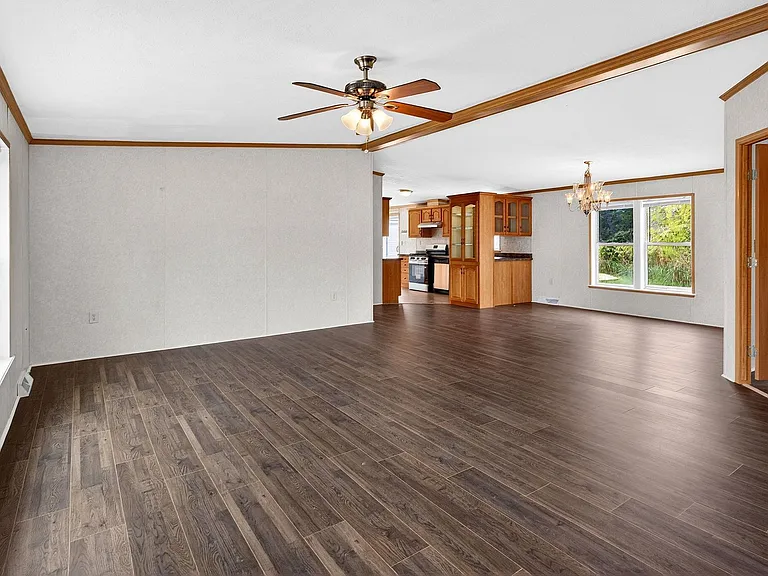 15 W Redwood Ave — Photo 32