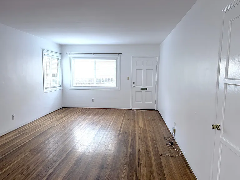 951 Diamond St — Photo 2