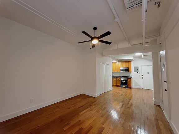 4th image of 34 W 86th St