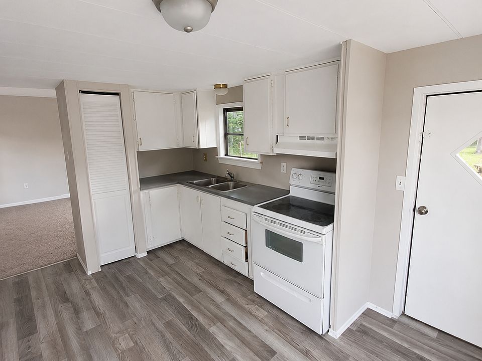 1st image of 11656 SE 50th Avenue Rd #4