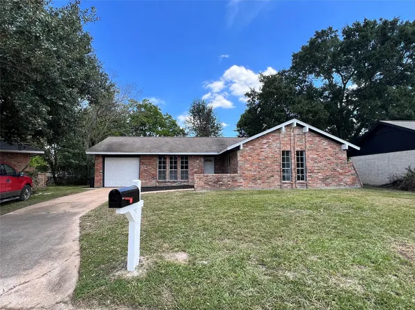 8718 Chipping Ln, Houston, TX 77088