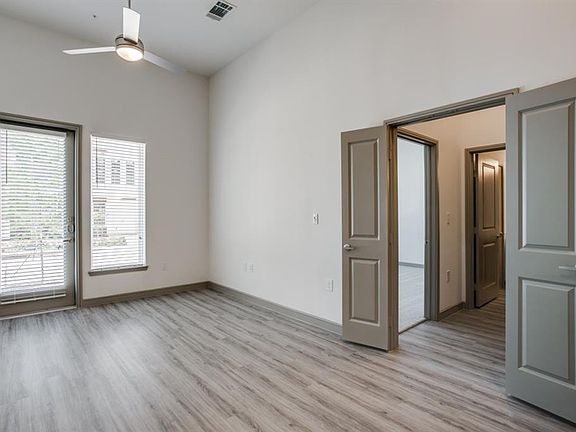 2nd image of 2292 Hawes Ave #1123
