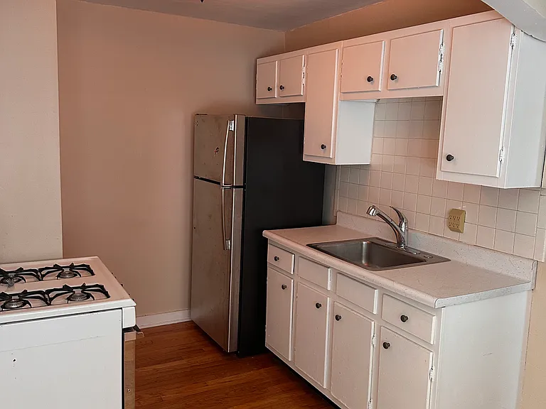 37 Linview Ter #U — Photo 1