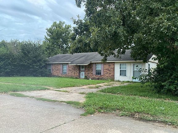 2nd image of 128 Ken Dr